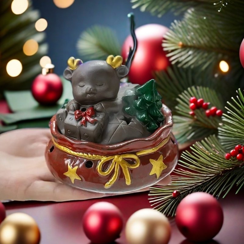 Ceramic Red and Gold Christmas Deer Smoking Incense Burner (3) Ceramic Red and Gold Christmas Deer Smoking Incense Burner (3)