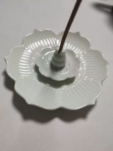 Chinese Antique Ceramic Blue and White Lotus Incense Holder for Sticks photo review