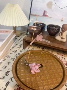 Ceramic White and Pink Magnolia Flower Bud Shape Stick Incense Burner Holder photo review