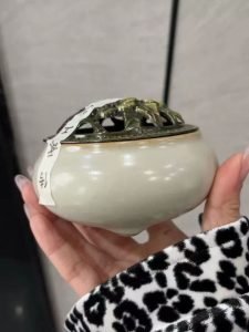 Chinese Ru Kiln Crackle Glazed Porcelain Bowl Coil Incense Holder with Elegant Floral Lids photo review