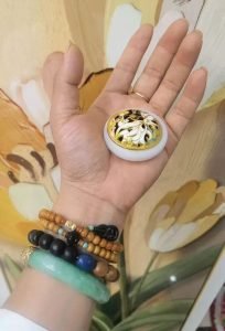 Chinese Gold Glazed Crystal Jade Glass Cone Incense Burner Holder with Nine-tailed Fox Lid photo review