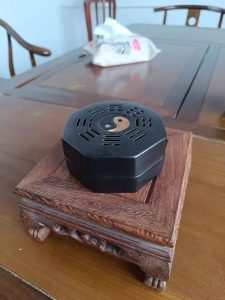 Elegant Antique Ceramic Chinese Tai Chi Incense Cone Burner photo review