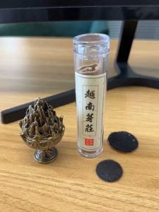 Small Alloy Mountain Carved Tree Cone Incense Burner Holder for Sale photo review