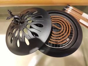 Japanese Style Blue and Black Alloy Lotus and Deer Cone Incense Burner Holder for Sale photo review