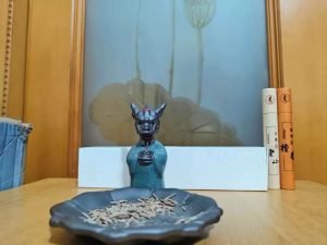 Creative Ceramic Chinese Dragon King Making Bows Stick Incense Holder Burner photo review