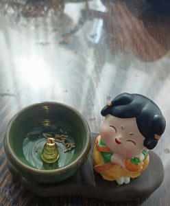 Chinese Ceramic Antique Tang Dynasty Cute Ladies Stick Incense Burner photo review