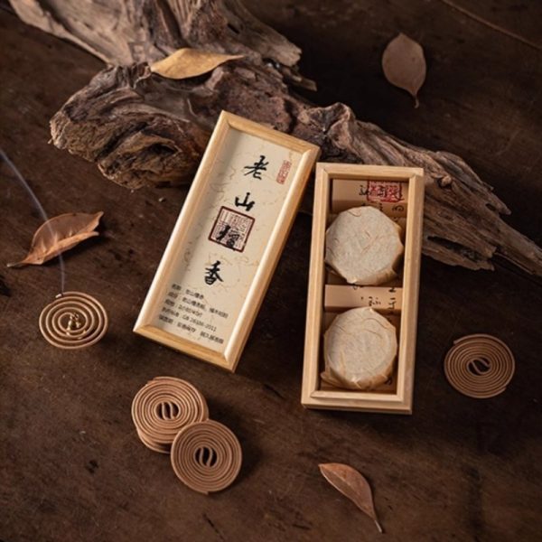 Small Premium Handmade Vietnam Agarwood Goose Pear and Sandalwood Coil Incense