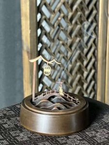 Traditional Hand Carved Mountain and Bridge Japanese Antique Brass Incense Burner photo review
