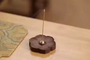 Handmade Walnut Cherry Blossom Shaped Wood Sticks Incense Burner photo review