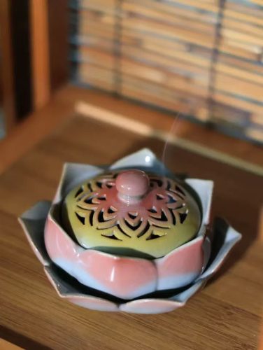 I was so excited when my Handcrafted Blossoming Lotus Shape Ceramic Cone Incense Burner Holder arrived!