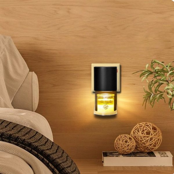 Black and White Alloy Plastic Electric Wall Candle Warmers Pluggable Fragrance Warmer Lamp