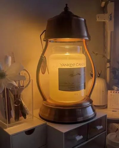 I’m absolutely in love with this candle warmer lantern!