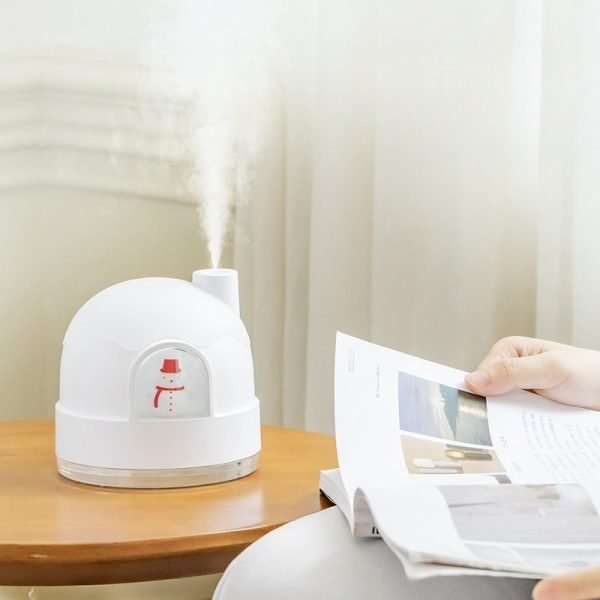 Small Christmas Snow House Electric Battery Operated Ultrasonic Essential Oil Diffuser Humidifier
