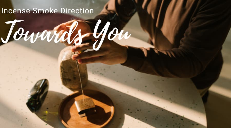 visual representaiton of incense smoke coming towards you