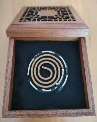 I’ve been using this incense holder for a couple of weeks now and I’m loving it